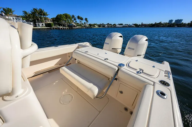 Slide: The Image of Grady-White Fisherman 257 2019 - 5981016