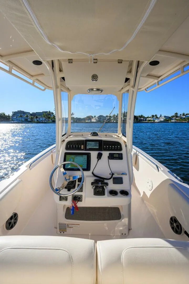 Slide: The Image of Grady-White Fisherman 257 2019 - 5981034