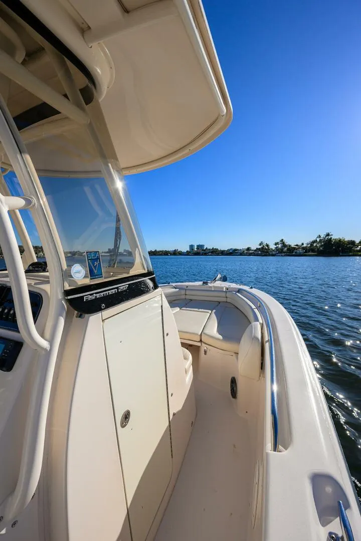 Slide: The Image of Grady-White Fisherman 257 2019 - 5981042