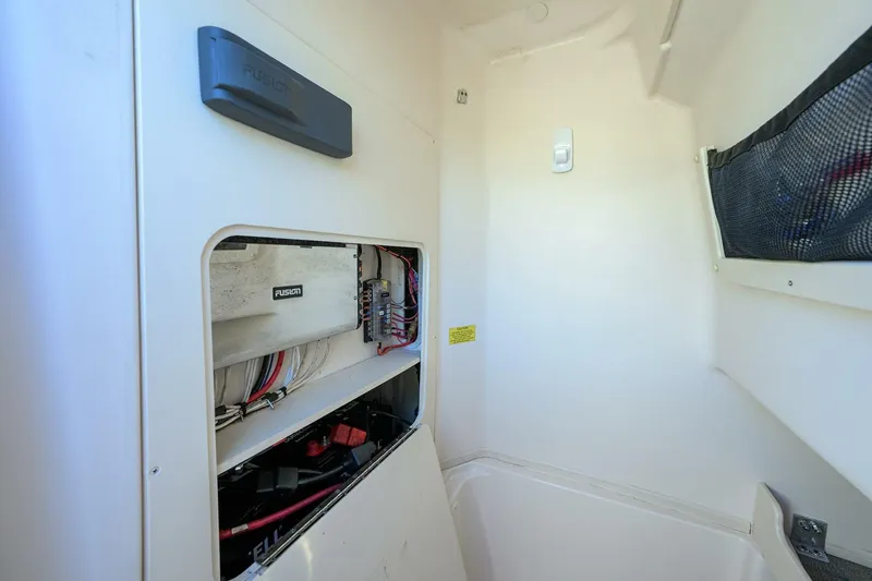 Slide: The Image of Grady-White Fisherman 257 2019 - 5981061