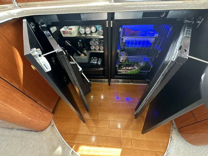 Slide: The Image of Sea Ray 480 Sedan Bridge 2000 - 5981407