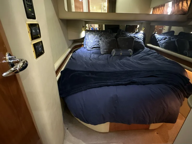 Slide: The Image of Sea Ray 480 Sedan Bridge 2000 - 5981409