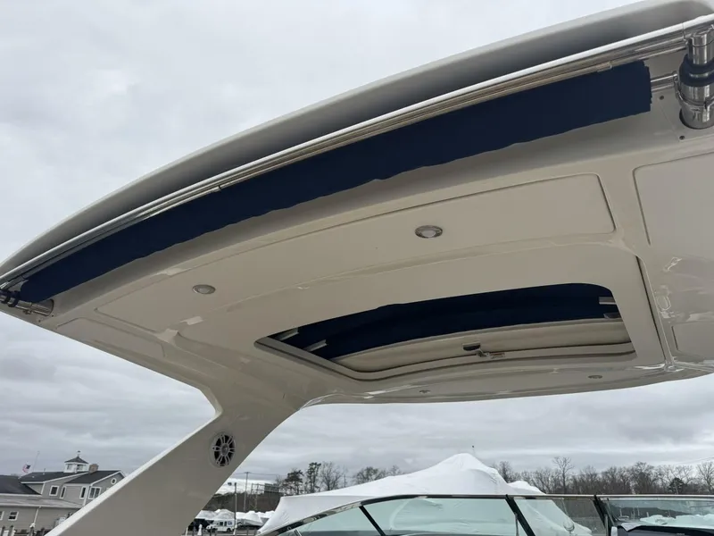 Slide: The Image of Sea Ray SLX 310 2021 - 5983554