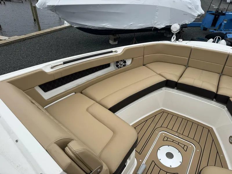 Slide: The Image of Sea Ray SLX 310 2021 - 5983560