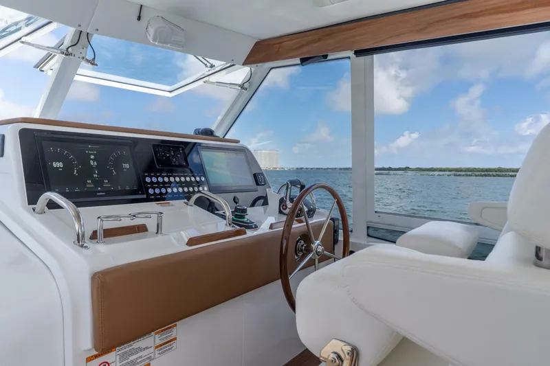 Slide: The Image of MJM 47X 47-003 - Helm 2026 MJM 47X - 5982030