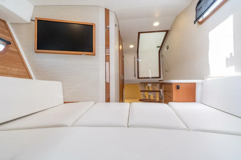 Slide: The Image of MJM 47X 47-003 - Cabin 2026 MJM 47X - 5982039