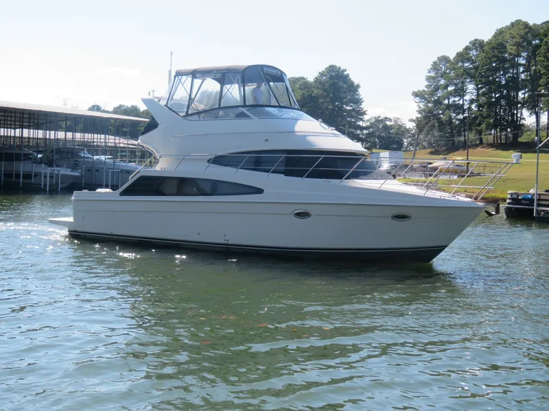 The Image of Carver Yachts 38 2006 - undefined