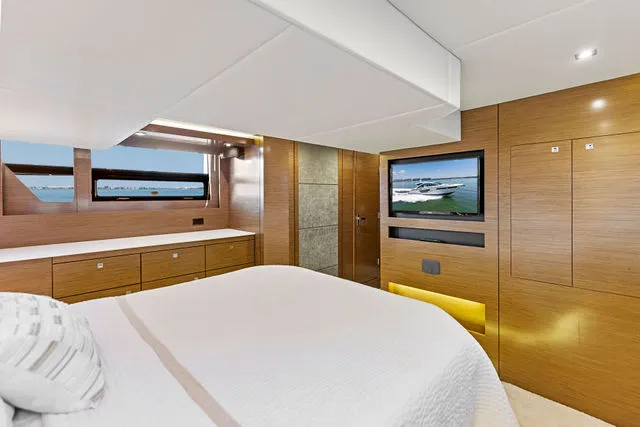 Slide: The Image of Cruisers 54 Cantius 2019 - 70