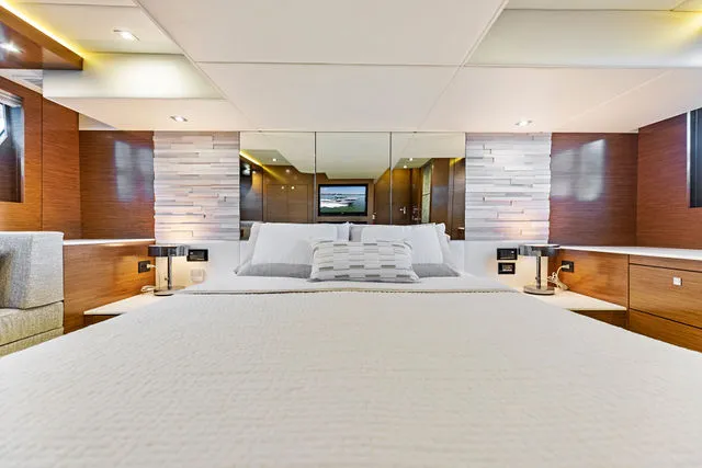 Slide: The Image of Cruisers 54 Cantius 2019 - 73