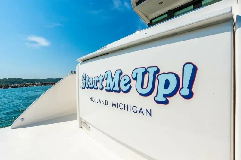 Slide: The Image of Tiara 39 Coupe 2023 - 5995499