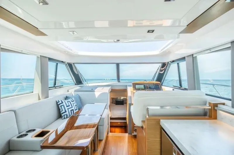 Slide: The Image of Tiara 39 Coupe 2023 - 5995501