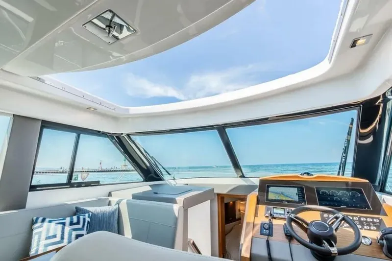 Slide: The Image of Tiara 39 Coupe 2023 - 5995503