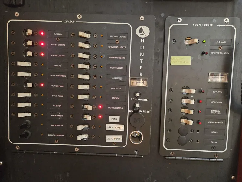 Slide: The Image of Hunter 326 2003 - 5982248