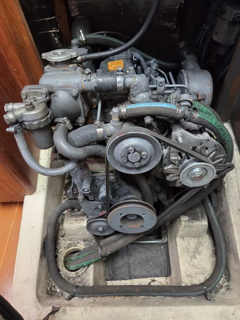 Slide: The Image of Hunter 326 2003 - 5982359