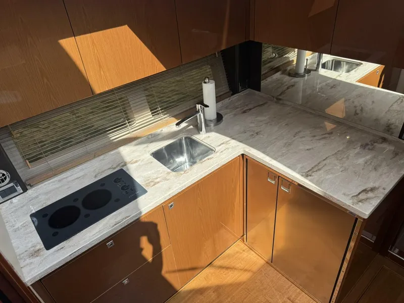 Slide: The Image of Sea Ray 47 2015 - 5982663