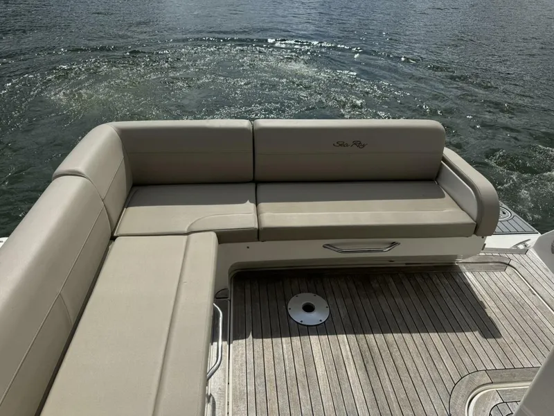 Slide: The Image of Sea Ray 47 2015 - 5982647