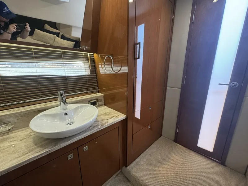 Slide: The Image of Sea Ray 47 2015 - 5982665