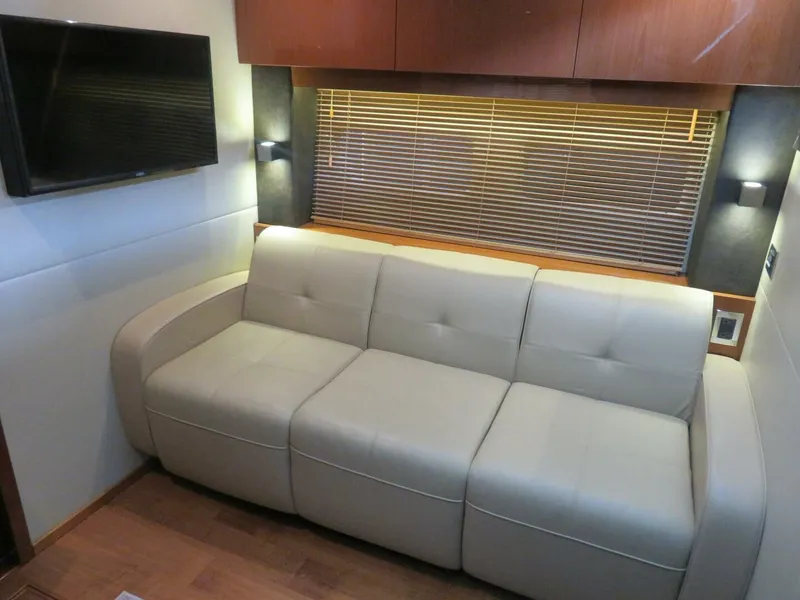 Slide: The Image of Sea Ray 47 2015 - 5982668