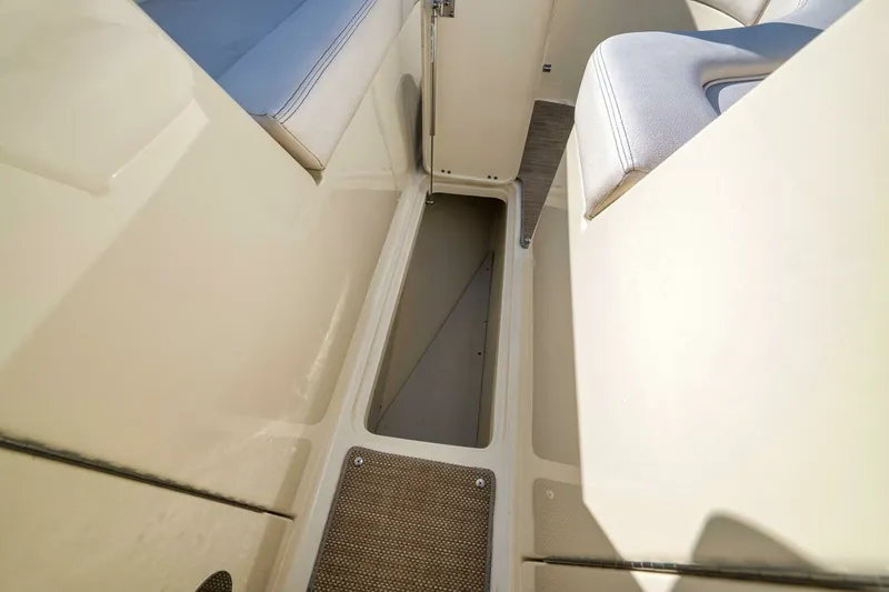 Slide: The Image of Chris-Craft 34 - 2LW - Storage 2021 Chris-Craft 34 Launch - 2LW - 7079727