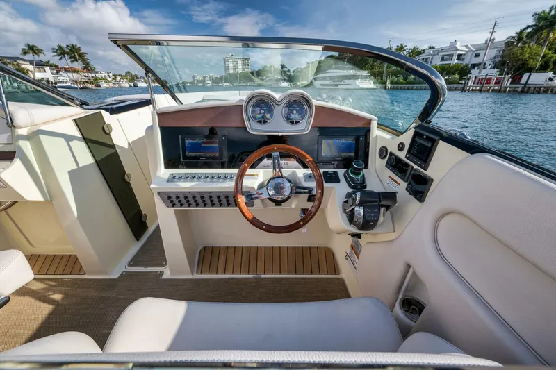 Slide: The Image of Chris-Craft 34 - 2LW - Helm 2021 Chris-Craft 34 Launch - 2LW - 5983026