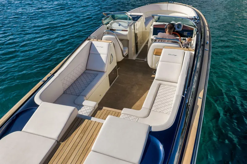 Slide: The Image of Chris-Craft 34 - 2LW - Deck Seating 2021 Chris-Craft 34 Launch - 2LW - 5983061