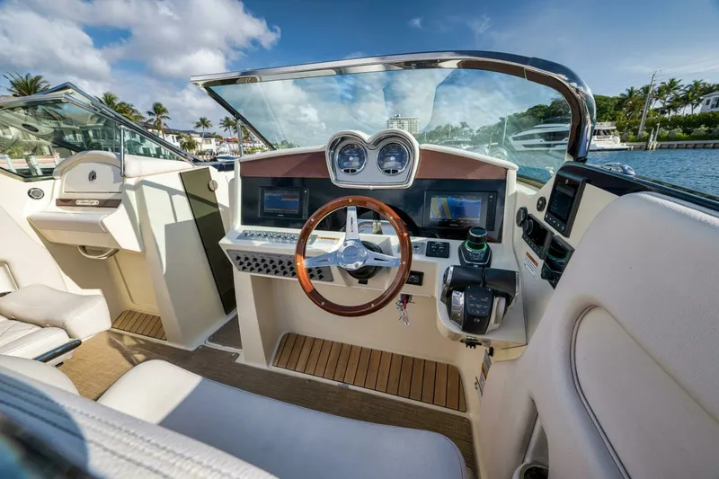 Slide: The Image of Chris-Craft 34 - 2LW - Helm 2021 Chris-Craft 34 Launch - 2LW - 7079720