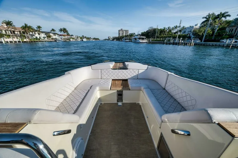 Slide: The Image of Chris-Craft 34 - 2LW - Forward Seating 2021 Chris-Craft 34 Launch - 2LW - 7079728