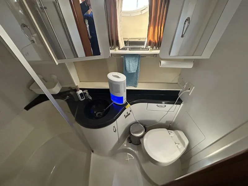 Slide: The Image of Carver Yachts 366 MY 2005 - 5986089