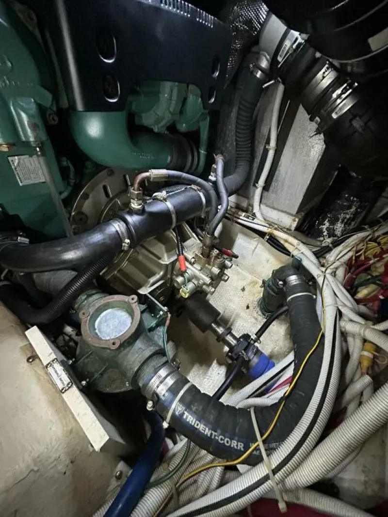 Slide: The Image of Carver Yachts 366 MY 2005 - 5986099