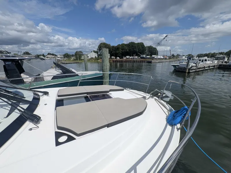 Slide: The Image of Jeanneau NC 1095 Weekender 2023 - 5983078