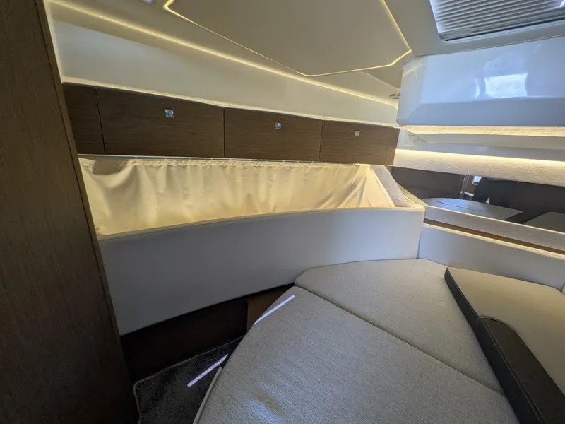 Slide: The Image of Jeanneau NC 1095 Weekender 2023 - 5983082