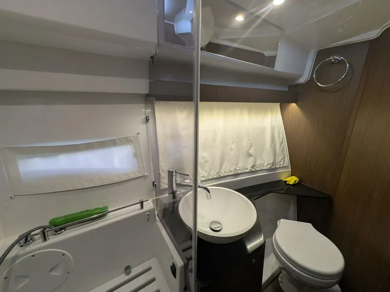 Slide: The Image of Jeanneau NC 1095 Weekender 2023 - 5983083