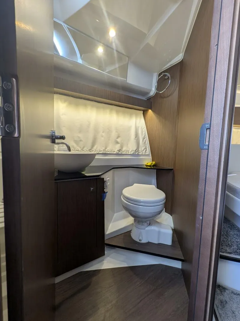 Slide: The Image of Jeanneau NC 1095 Weekender 2023 - 5983085