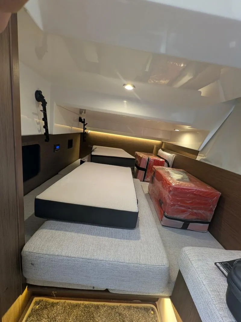 Slide: The Image of Jeanneau NC 1095 Weekender 2023 - 5983087