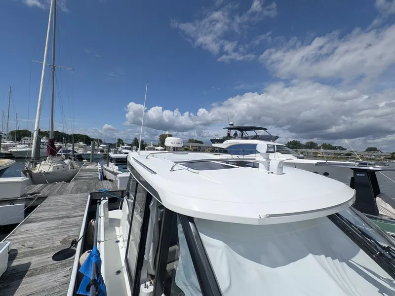 Slide: The Image of Jeanneau NC 1095 Weekender 2023 - 5983091