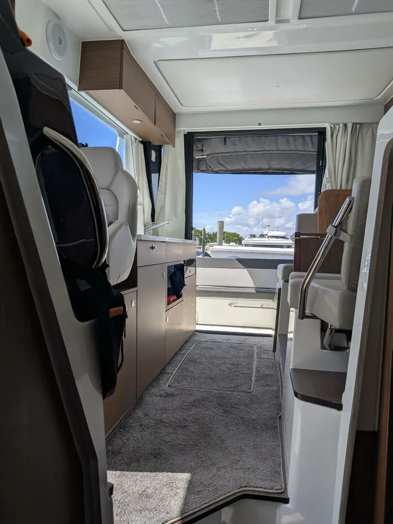 Slide: The Image of Jeanneau NC 1095 Weekender 2023 - 5983093