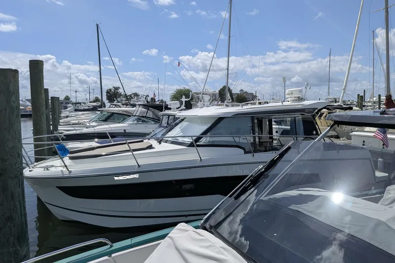 Slide: The Image of Jeanneau NC 1095 Weekender 2023 - 5983072