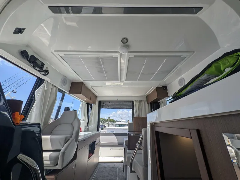 Slide: The Image of Jeanneau NC 1095 Weekender 2023 - 5983077