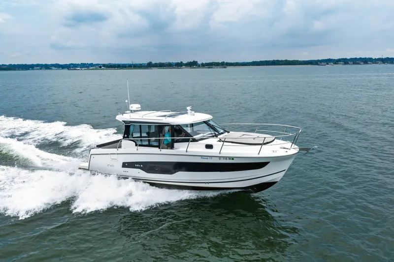 Slide: The Image of Jeanneau NC 1095 Weekender 2023 - 6823796