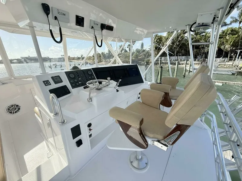Slide: The Image of Viking 50 REEL LEGACY - Flybridge 1992 Viking 50 Convertible - REEL LEGACY - 7678361