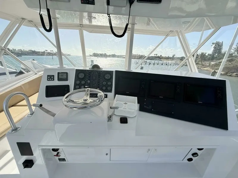 Slide: The Image of Viking 50 REEL LEGACY - Flybridge Electronics 1992 Viking 50 Convertible - REEL LEGACY - 7678362