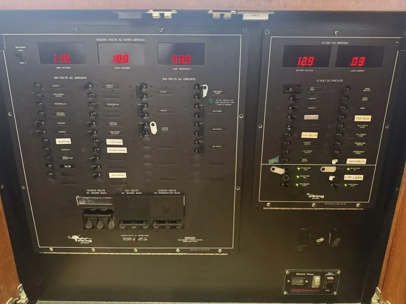Slide: The Image of Viking 50 REEL LEGACY - Control Panel  1992 Viking 50 Convertible - REEL LEGACY  - 5983331