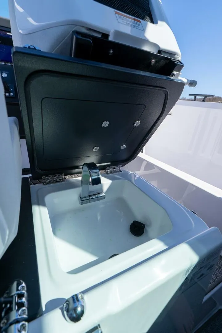 Slide: The Image of Axopar 29 2026 - 5983922