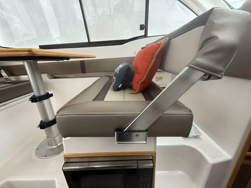 Slide: The Image of Cutwater C-24 2022 - 5992481