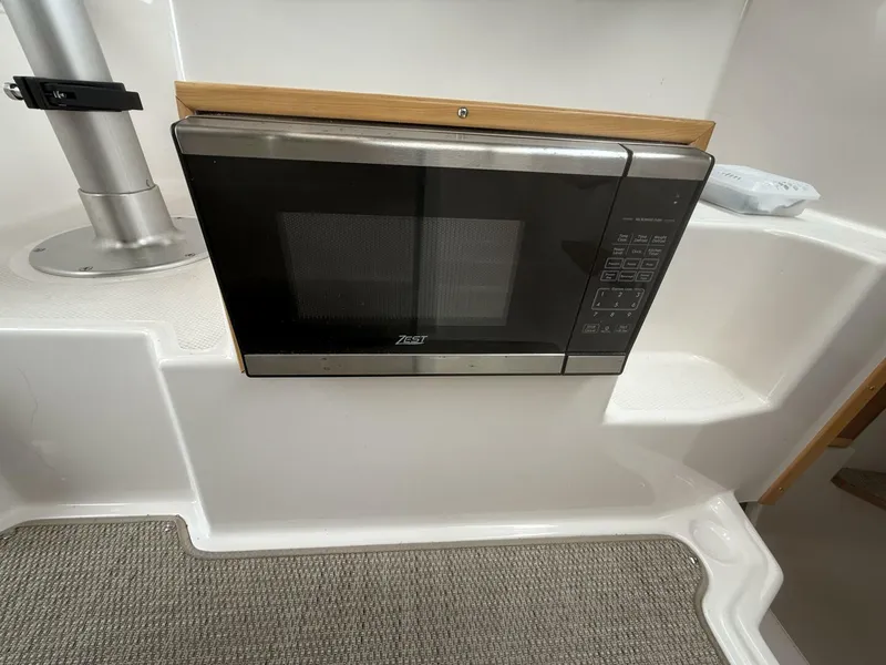 Slide: The Image of Cutwater C-24 2022 - 5992493