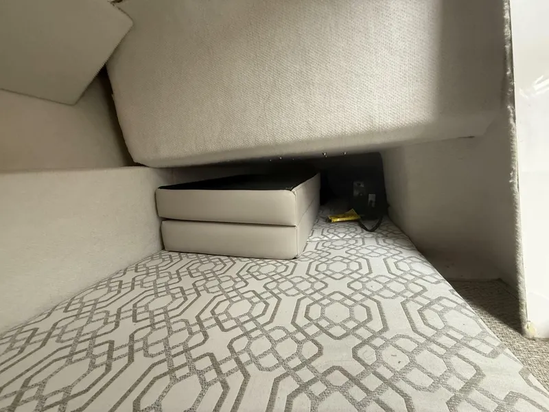 Slide: The Image of Cutwater C-24 2022 - 5992466