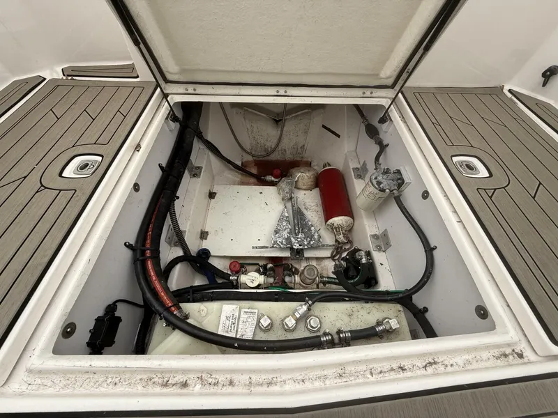 Slide: The Image of Cutwater C-24 2022 - 5992497