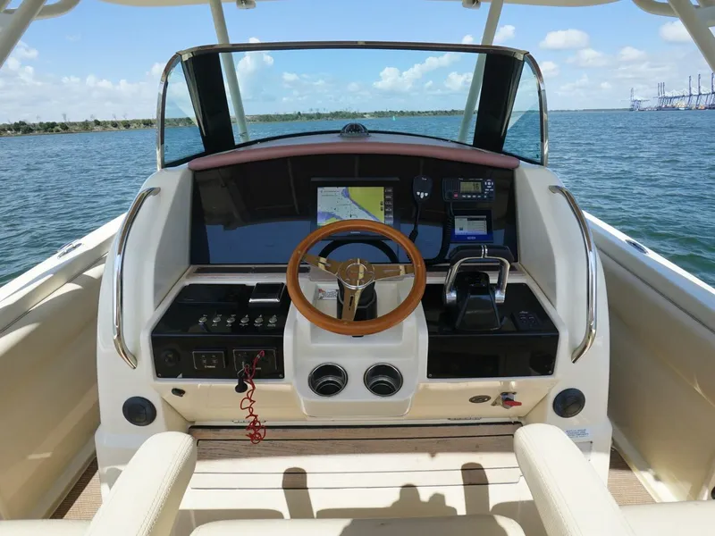 Slide: The Image of Chris-Craft 34- Catalina Grace- Helm 2018 Chris-Craft 34 Catalina Grace - 5983745
