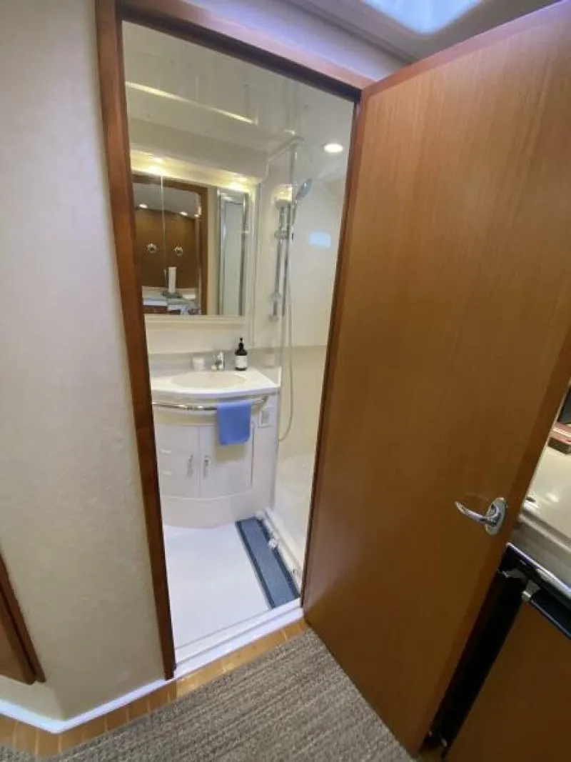 Slide: The Image of 2006 Cabo 40 Express - BUZZ CATCHER Head - 5983989