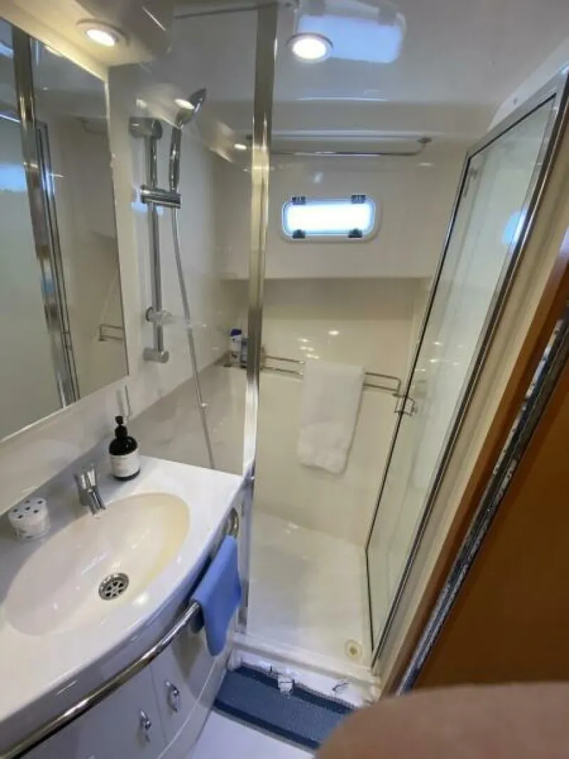 Slide: The Image of 2006 Cabo 40 Express - BUZZ CATCHER - 5983991